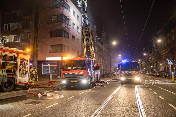 Gezin uit woning gered door brandweer