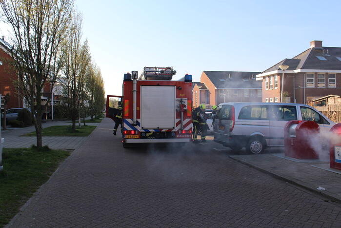 Brand in ondergrondse papiercontainer