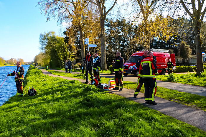 Zoekactie in water na gevonden scootmobiel onder de brug