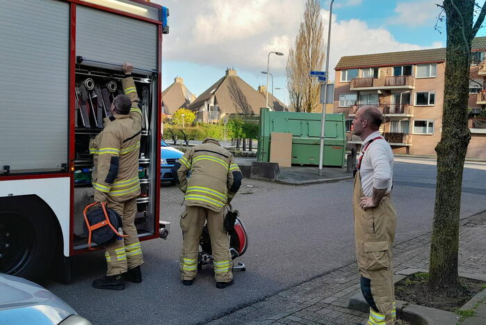 Brandweer controleert appartement op brand