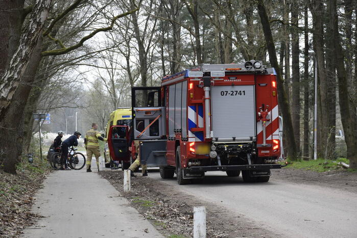 Brandweer ingezet voor gewonde mountainbiker in bosgebied