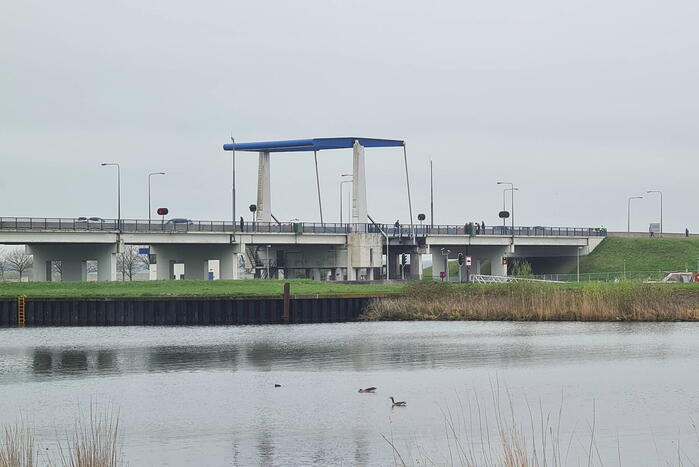 Verkeershinder door storing in brug