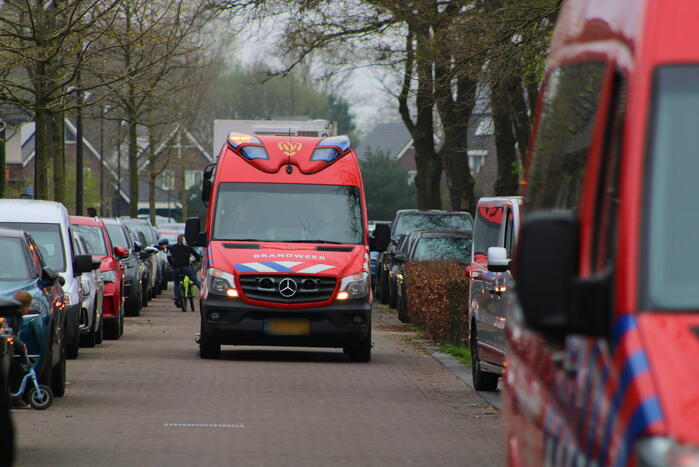 Bewoners onwel nadat onbekende stof woning in wordt gegooid