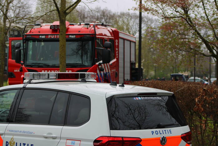 Bewoners onwel nadat onbekende stof woning in wordt gegooid