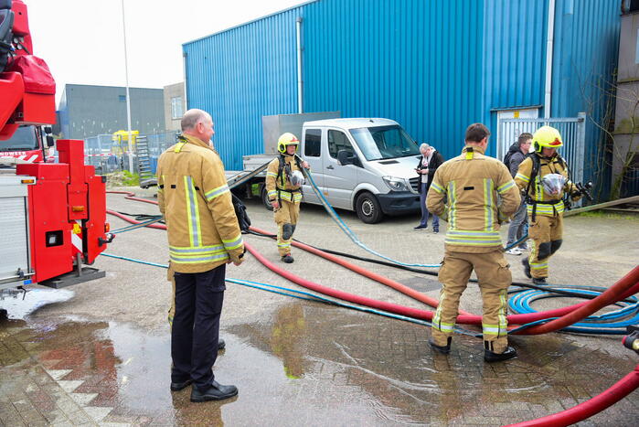 Veel rook bij brand in bedrijfsloods