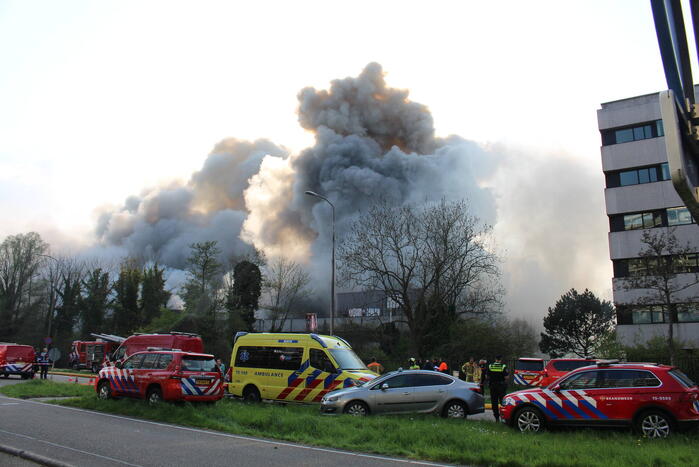 NL-Alert vanwege grote brand in leegstaand bedrijf