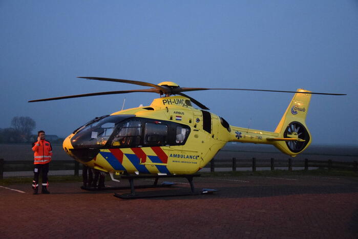 Traumateam assisteert bij incident op straat