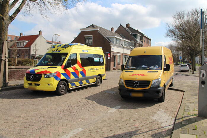 Fietser gewond bij aanrijding met bezorger