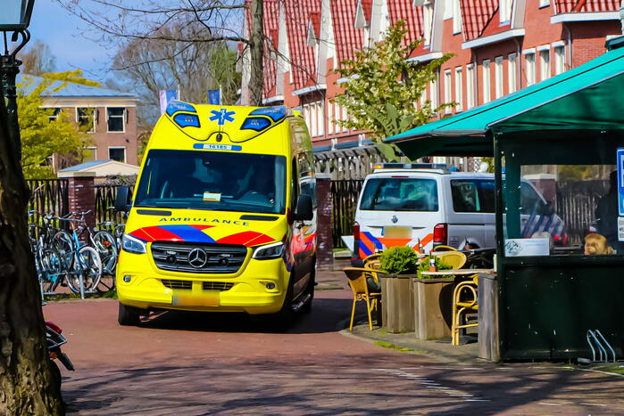 Persoon met spoed naar ziekenhuis na ongeval