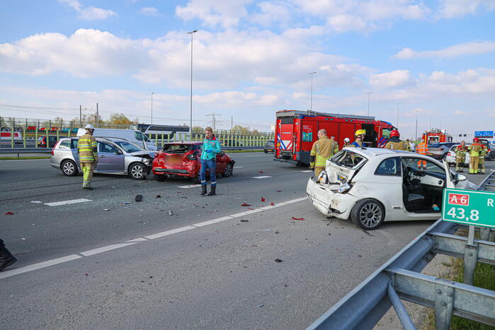 Flinke ravage op snelweg door ongeval