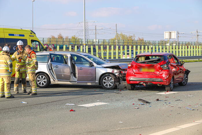 Flinke ravage op snelweg door ongeval