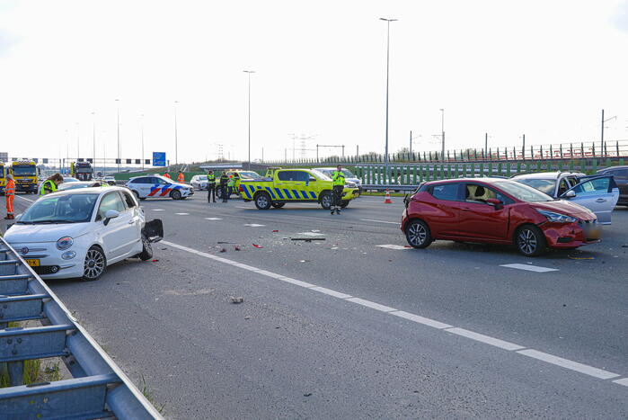 Flinke ravage op snelweg door ongeval