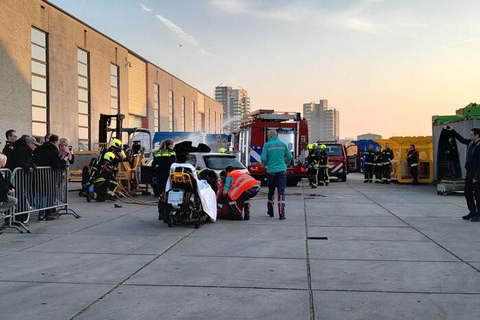 Hulpverleners oefenen aanrijding met heftruck