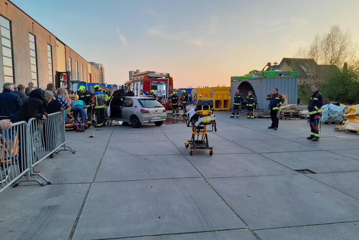 Hulpverleners oefenen aanrijding met heftruck