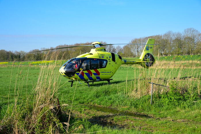 Traumaheli landt midden in woonwijk