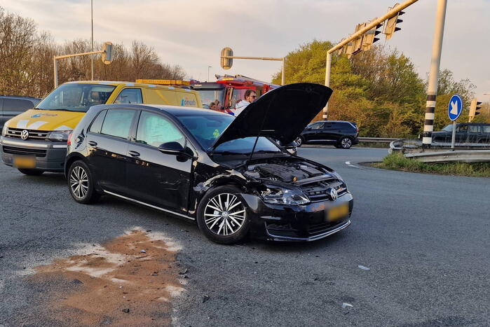 Flinke schade bij botsing op kruispunt