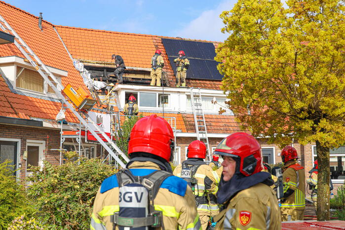 Veel schade naar brand op dak