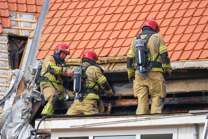 Veel schade naar brand op dak