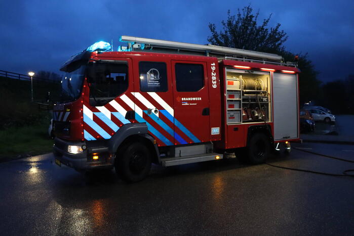 Flinke inzet voor smeulbrand op openbaar toilet