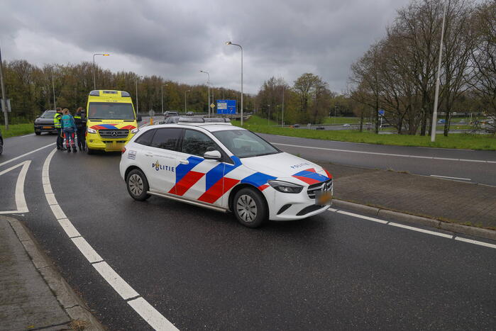 Bestuurder ziet andere auto over het hoofd bij het afslaan