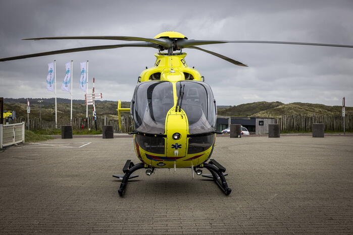 Traumahelikopter landt voor medische noodsituatie