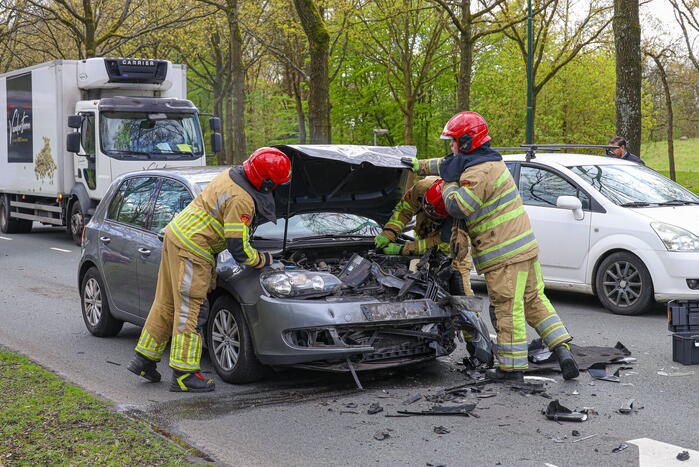 Drie personenwagens betrokken bij botsing
