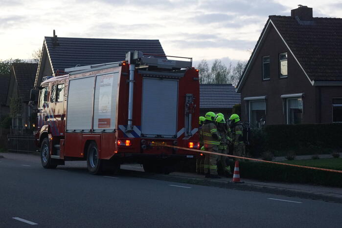 Brandweer verricht metingen bij gaslekkage
