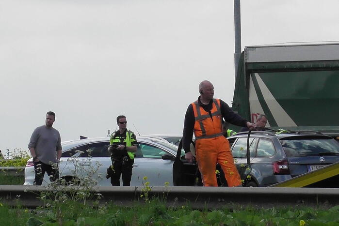 Meerdere voertuigen betrokken bij ongeval op snelweg