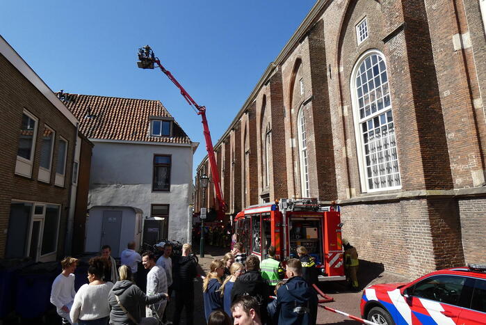 Woningbrand in binnenstad snel onder controle