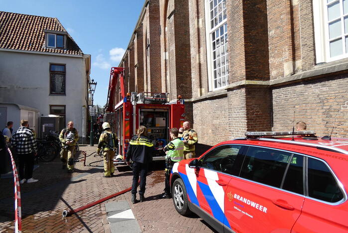 Woningbrand in binnenstad snel onder controle