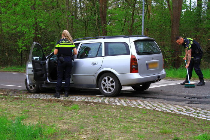 Flinke schade en twee gewonden na ongeval op kruising