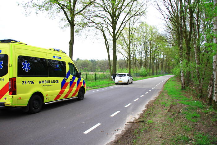 Flinke schade en twee gewonden na ongeval op kruising