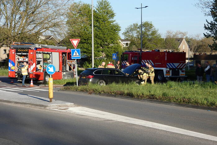 Brandweer ingezet voor mogelijke autobrand