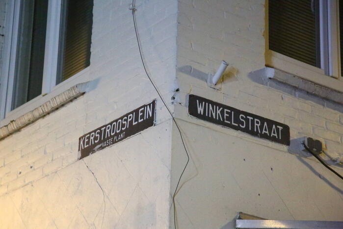 Auto en container in brand gestoken