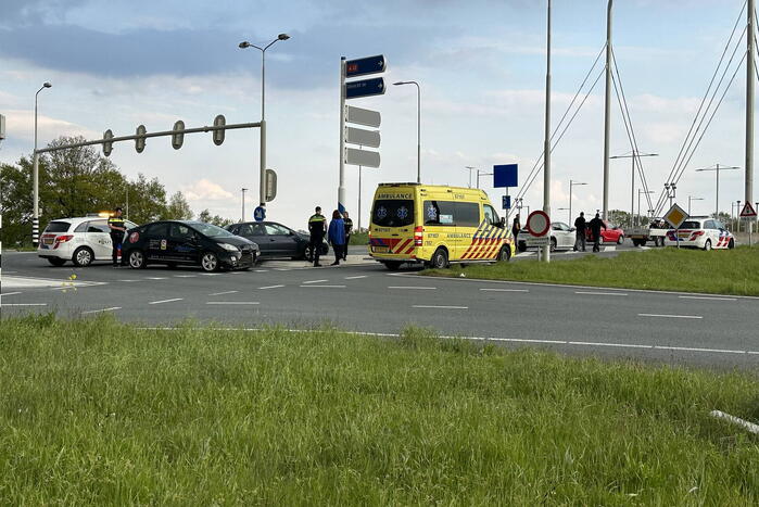 Botsing tussen twee voertuigen op kruising