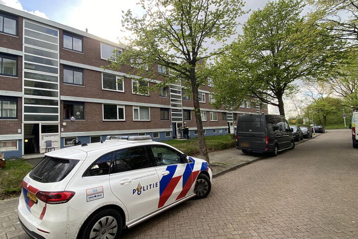 Politieonderzoek in flatwoning