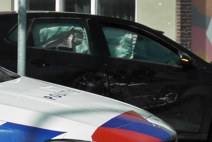 Een gewonde bij botsing op kruising