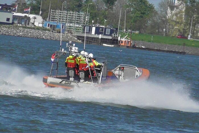 Zoektocht naar persoon te water