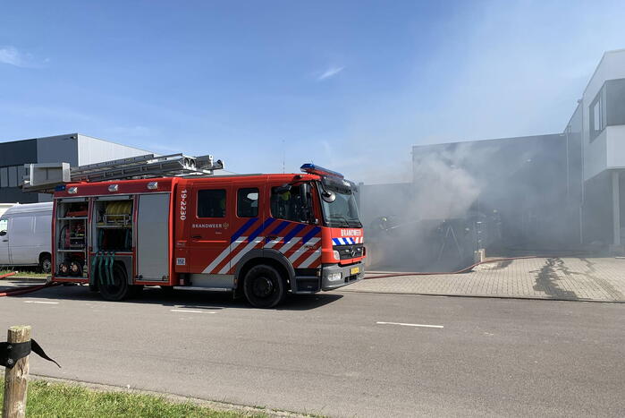 Flinke rookontwikkeling bij brand in haakarm container