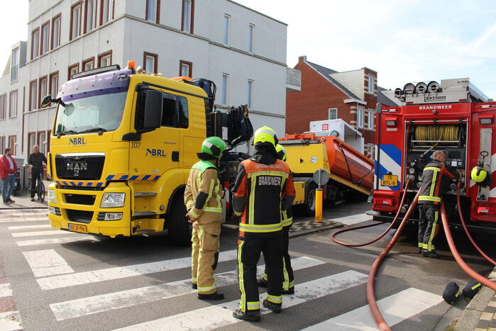 Accu PicNic bezorgwagen vliegt in brand