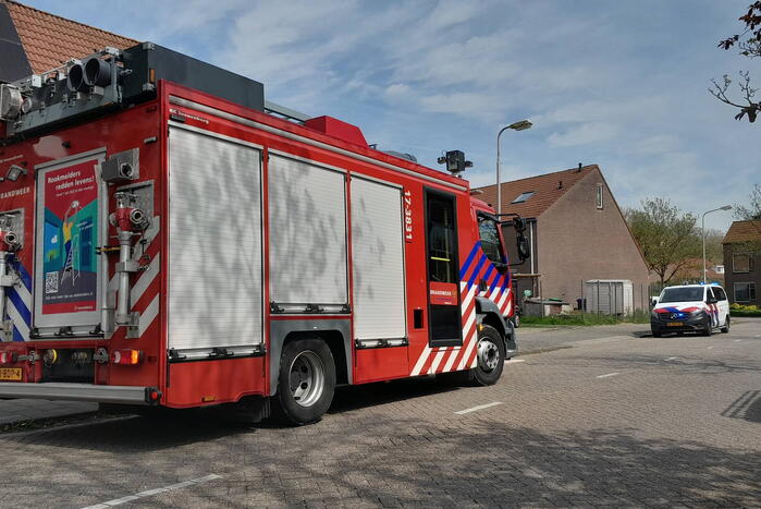 Meisje van dakgoot gered