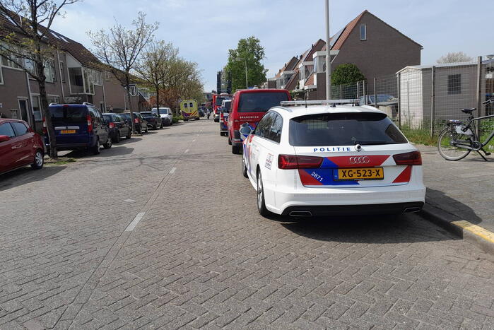 Meisje van dakgoot gered