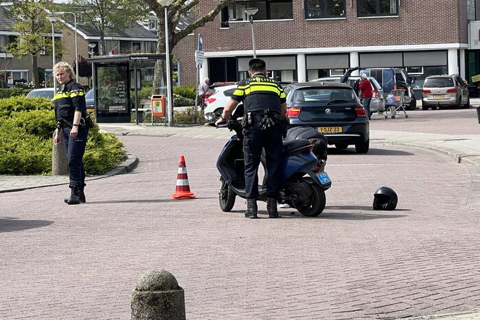 Scooterrijder gewond bij aanrijding met personenauto