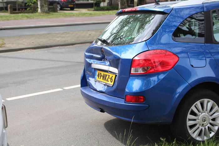 Twee voertuigen betrokken bij kop-staart botsing