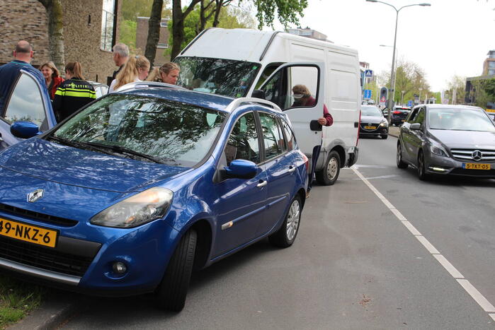 Twee voertuigen betrokken bij kop-staart botsing