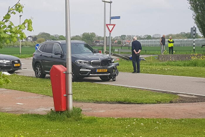 Motorrijder zwaargewond bij aanrijding met auto