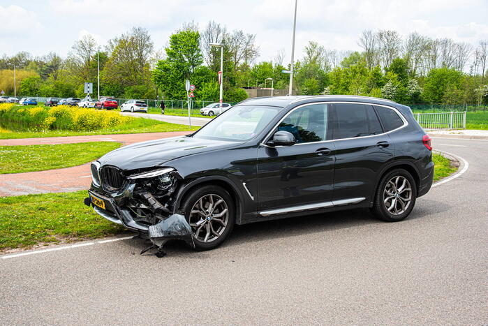 Motorrijder zwaargewond bij aanrijding met auto