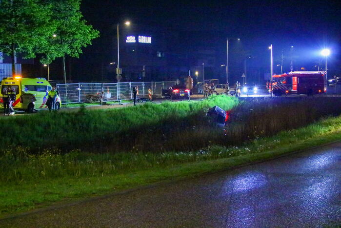 Voertuig te water na aanrijding