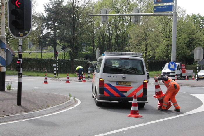 Snelweg afgesloten na gekantelde caravan