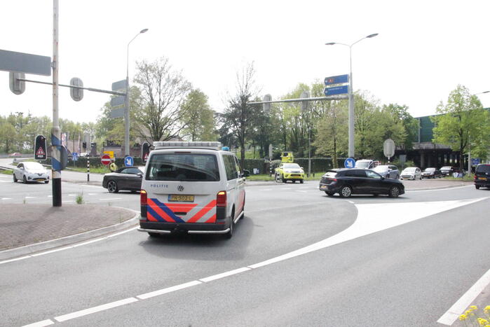 Snelweg afgesloten na gekantelde caravan